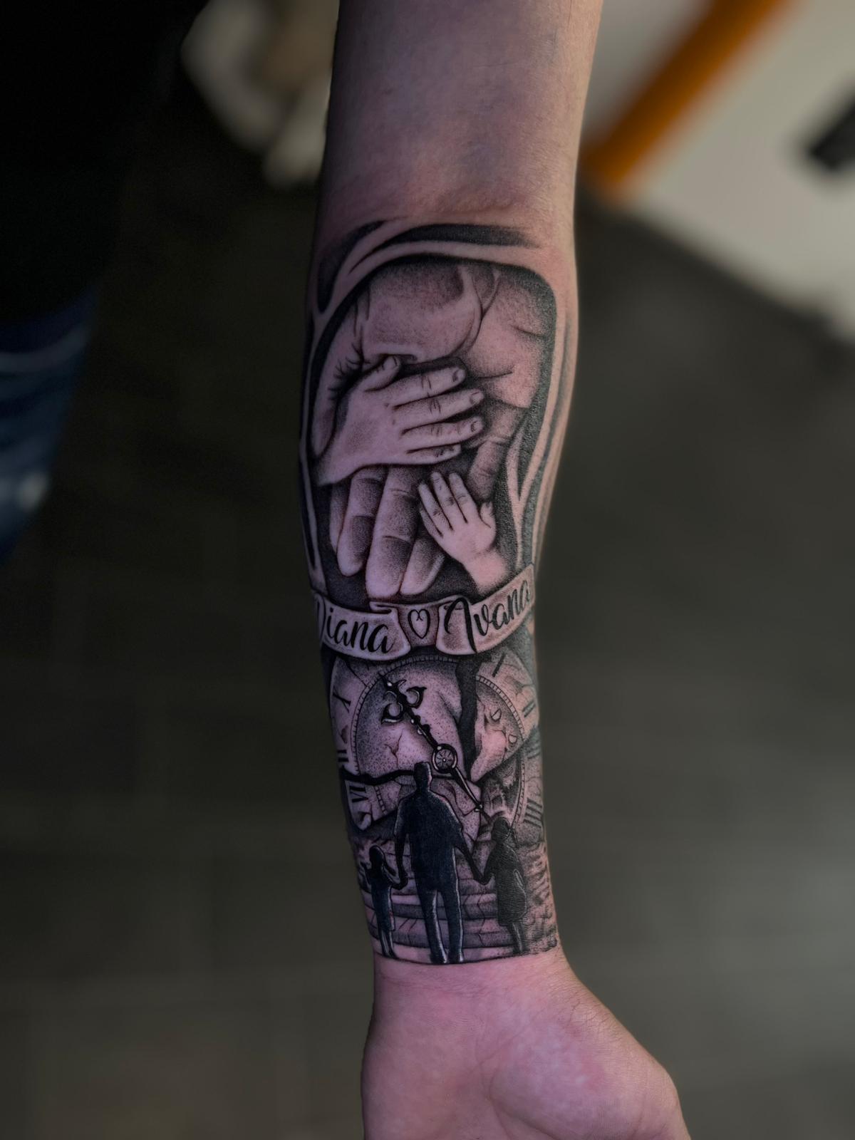 IMG-20241214-WA0038 Ein Tätowierer zieht sterile Handschuhe an, bevor er mit einer Tattoo-Session beginnt. Hygiene und Sicherheit im Tattoo Studio Dante in Frankfurt am Main.